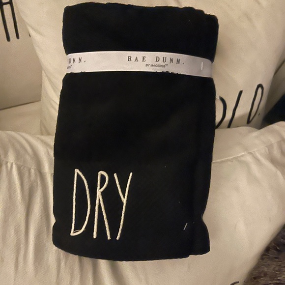 Rae Dunn Hand Towel Set (4). NWT!! - Picture 5 of 8